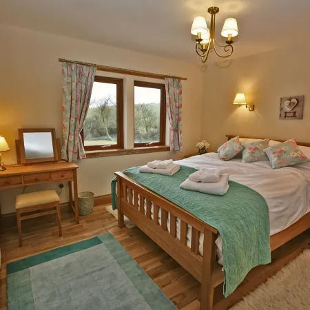 Luxury lodge situated idyllically on the edge of a small working farm