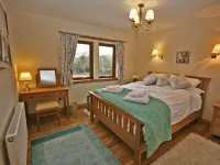 Luxury lodge situated idyllically on the edge of a small working farm - 4-Star