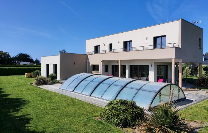 Modern villa in Les Sables d'Or with heated pool