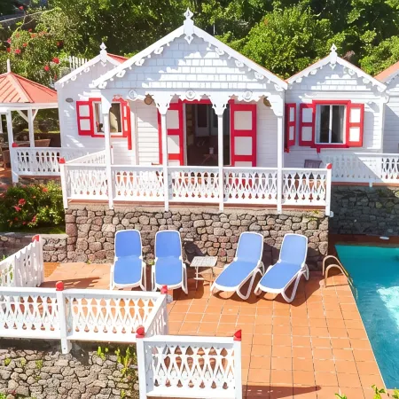 Flamboyant Cottage - Spectacular View & Pool