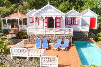Flamboyant Cottage - Spectacular View & Pool