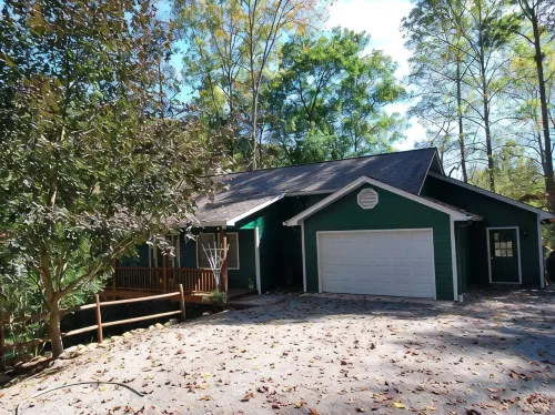 NC Cabin Creekside: Stunning Creek Views, Sleeps 7 —5 Stars - Alppimaja