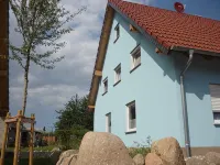 300 m to the white sand beach, 150 m² living space, WLAN, great value for money - Homestays