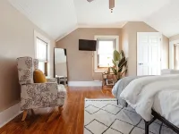 Elegant 3BR in the Heart of Historic Ste Genevieve Hotels in Sainte Genevieve