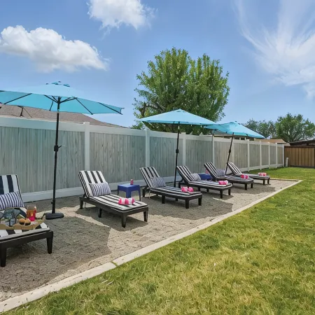 1 min from Lindon Temple- Hot tub, Sleeps 16, Xbox, Poker, 6 Bed