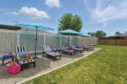 1 min from Lindon Temple- Hot tub, Sleeps 16, Xbox, Poker, 6 Bed