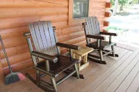 Almost Heaven 1BR Cabin: Romantic Retreat with Hot Tub - Feriehus