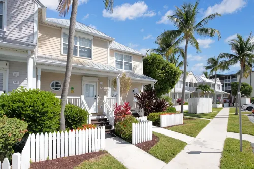 Majestic Marina View- 2/2.5 townhome looking over Hawks Cay Marina.
