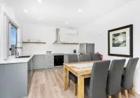 Breathtaking Hilltop Cabin 2 - A Home Away From Home - WiFi