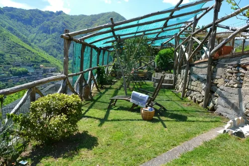 La Vigna - comfortable loft with outdoor hot tub surrounded by lemon gardens