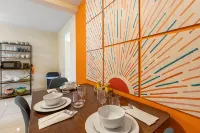 King Bed / Private Parking / 300mbps+ WiFi