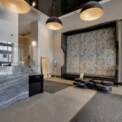 Next to Bmo/saddledome Downtown Calgary 2 bedroom Penthouse style condo sleep 6 Others