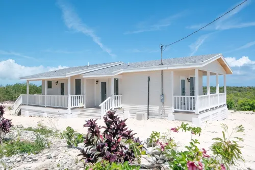 Lovely 2-bedroom cottage with sea views located in Exuma, Bahamas - 4-Star
