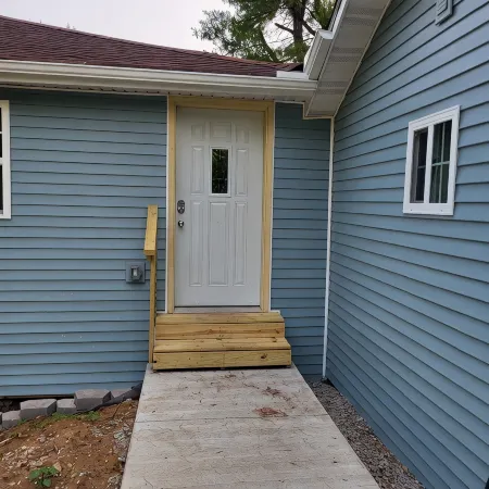 Former bar with games, multiple kitchens, 5 bedrooms, sleeps 14.