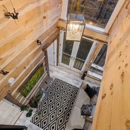 Magical Treehouse in Woods, Close many Wineries & Breweries, Pet Friendly!