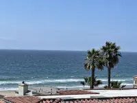 New ocean front duplex, walk to dining, shops & entertainment.