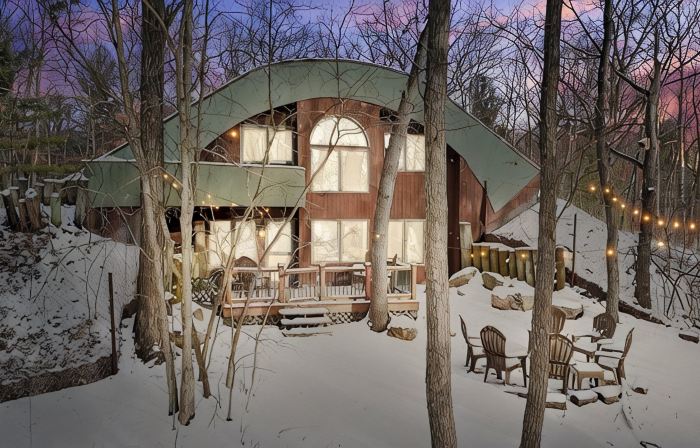Sunset Burrow Retreat in Roscommon, MI - whole house, 3 bed, 2.5 bath!