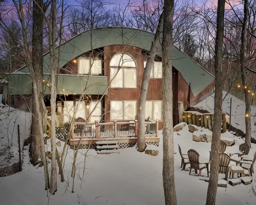 Sunset Burrow Retreat in Roscommon, MI - whole house, 3 bed, 2.5 bath! Hoteles en Municipio de Gerrish