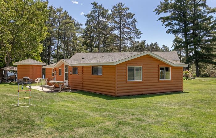 Cabin on Farm Island Lake in Aitkin