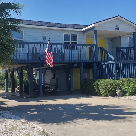 In the Heart of Port A! Beach - Boat - Fish! Cart Zone - Pets OK - Fenced Yard