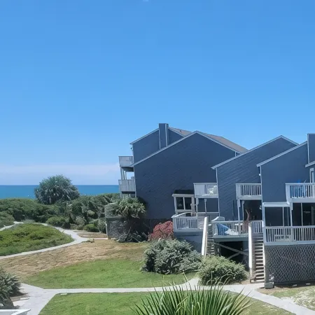 Turtle Crawl — Dog-Friendly · Gulf Beach Townhome · Sleeps 8