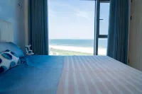 Yimo Blue Family Seaview Large Apartment Homestay (Seventh Phase Sea Mirror) - สระว่ายน้ำแบบอินฟินิตี้