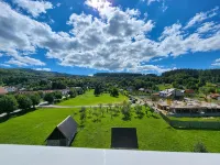 Modern Harmony -Your Luxury Retreat 콜라신 호텔