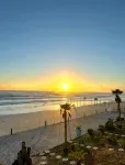 Heart of Daytona 1 bedroom w/kitchen, sleeps 4, private balcony, fireplace, pool - 4-Star