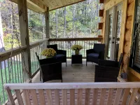New! Cozy 6 Guest Cabin in Damascus, VA---Close  to Creeper Trial! Pet Friendly - Hytter