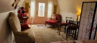 Cozy cabin on a working horse rescue with WiFi, HVAC, plumbed outhouse, shower