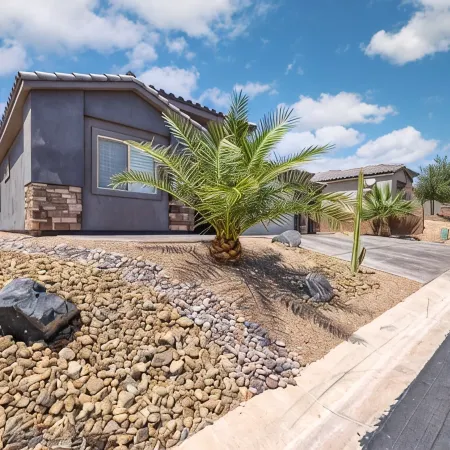Beautiful 3-bed professionally appointed golf sport & desert recreation getaway.