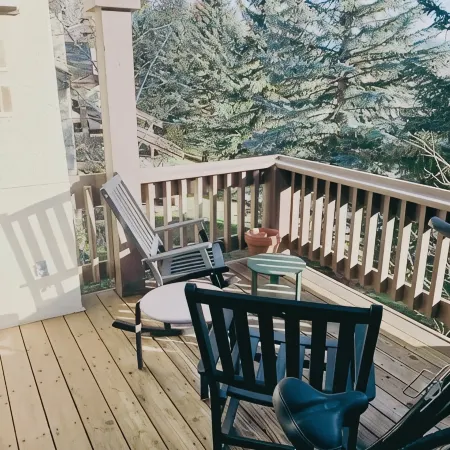 Cute kid-friendly condo next to Dollar Mountain