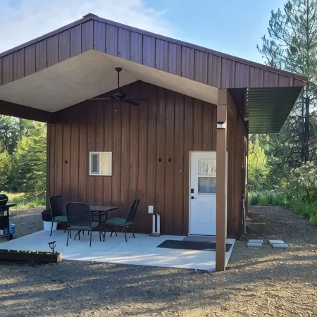 Cabin in the woods with all the comforts of home