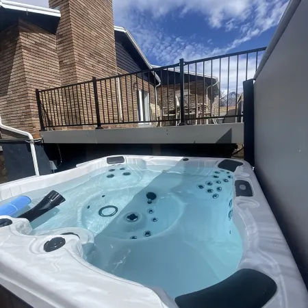 The Sandy Sunset Retreat- with outdoor sauna and hot tub