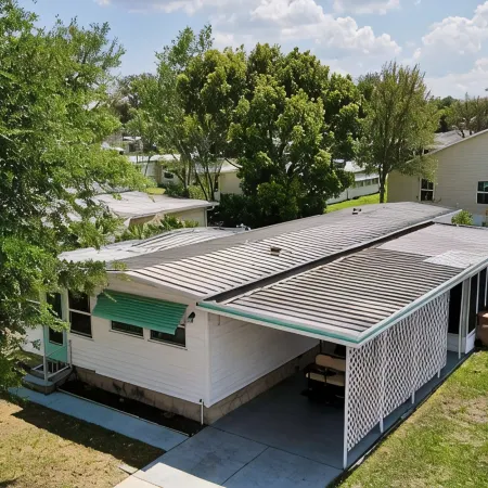 2 BR, 2 B Home.w/ Golf Cart  Located in The Villages.1 Mile from Spanish Springs