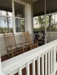 Tide Creek Lookout- Entire Home- 3 Bedrooms, 6 Beds