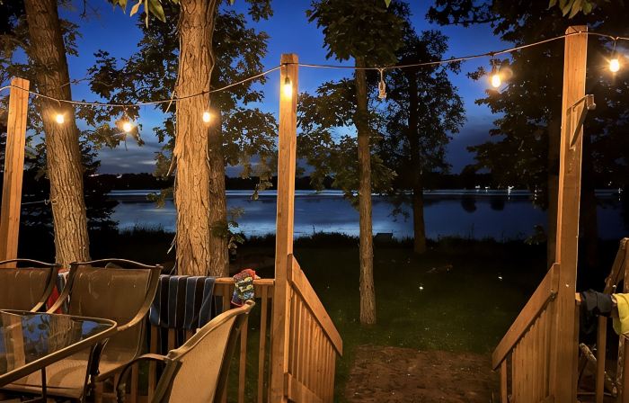 3 bedroom lake house & pool, only 35 min. to Wisconsin Dell and Cascade Mountain