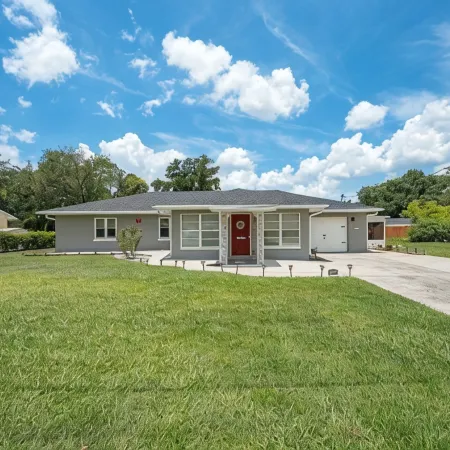Cozy 1-Bedroom Retreat Near Downtown & Legoland