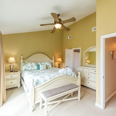 Gulf Breeze — Gulf-View Townhome · Dog-Friendly · Sleeps 9 · Steps to Beach