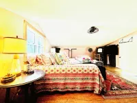 Luxury Bohemian Cabin on Coker Creek w Oversized Hot Tub, Fire-Pits, and Hiking - Gym
