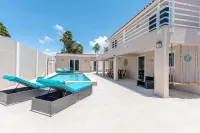 Summer Wind Luxury Family Villa - Private Pools