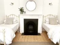 Castlebar - Superior Boutique Accomodation - Steps to Pakington Street - جاكوزي