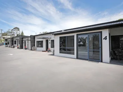 Georges Bay Apartments Hotels in 