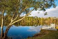 Lakeside Sunset 3 Bedroom by Redawning