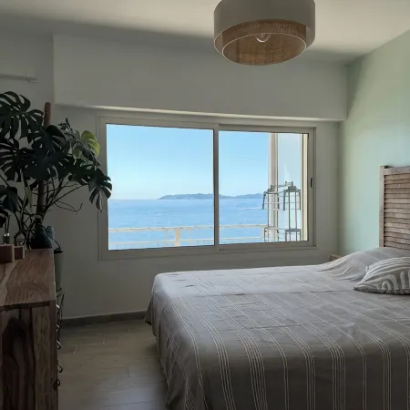 Apartment "Sur l'Eau" walking distance to beach and center. Gulf of Saint-Tropez