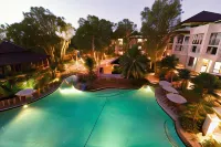 Pullman Palm Cove Sea Temple Resort and Spa - Beach