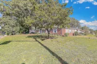 Boat Parking & Shore Power, Dog-Friendly Duplex, Fenced Yard Near Pickwick Lake