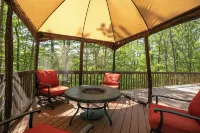 Watkins Glen, Corning, Finger Lakes 3 BR 3 Bath w/ Hot Tub