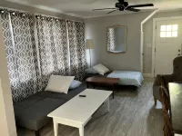 Cute Apt w/ Parking & W/D! Hotels in Dover