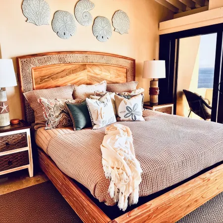 Sun-Kissed Days & Starry Nights with Endless down-Island Views!
